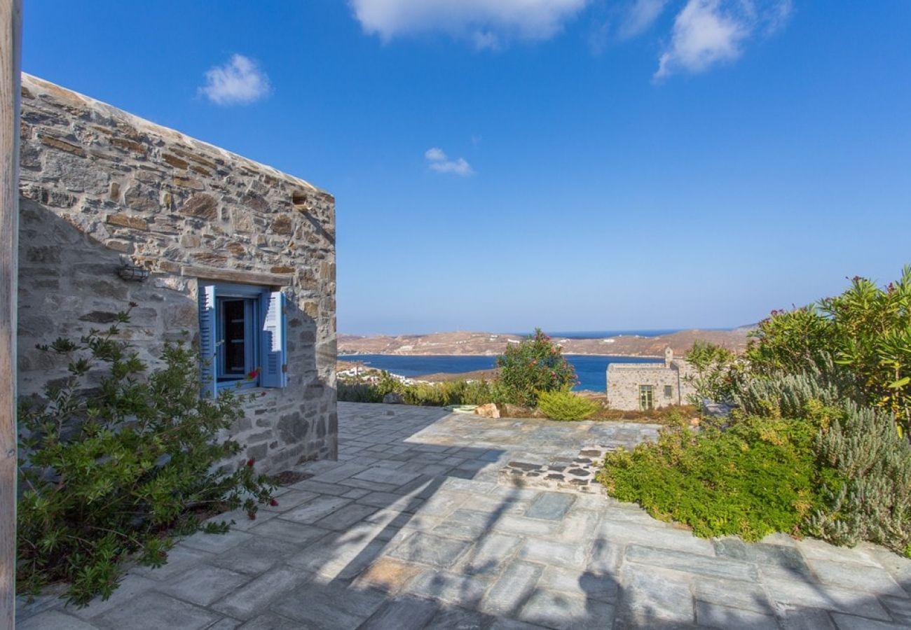 Villa à Ramos - An Amazing Stone Villa-B in Serifos w/Shared Pool