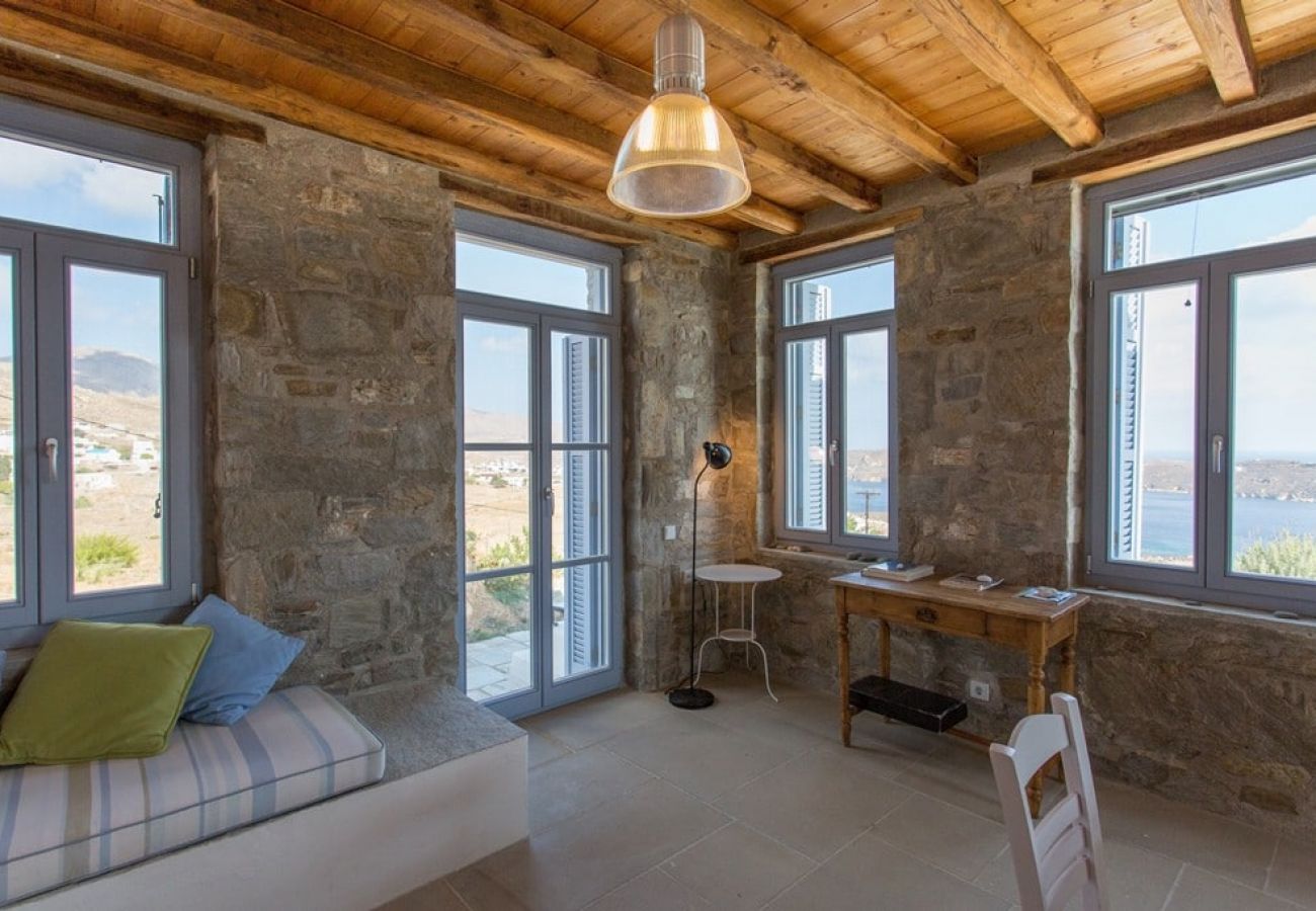 Villa à Ramos - An Amazing Stone Villa-B in Serifos w/Shared Pool