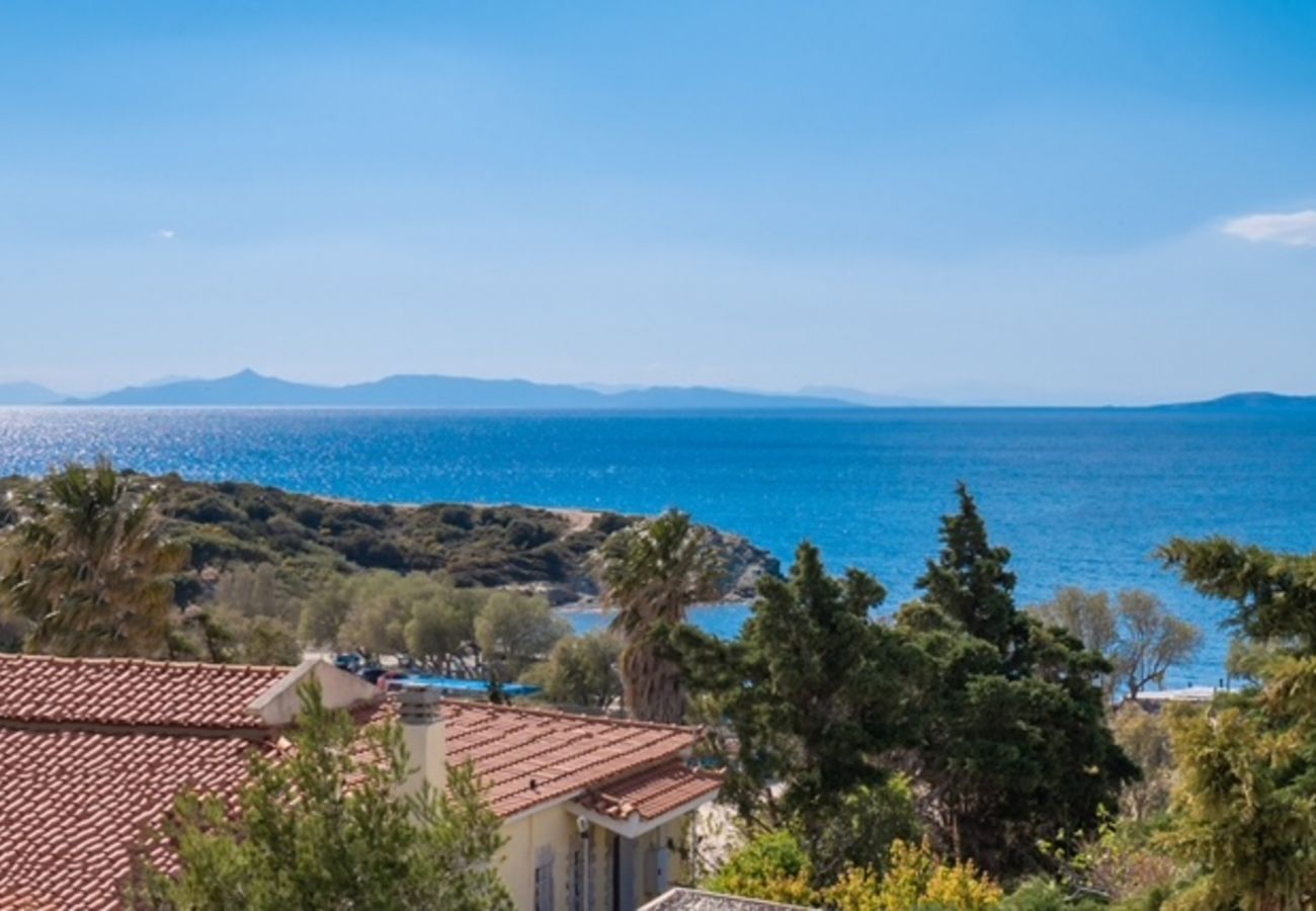 Villa à Anavyssos - Deluxe 5 bdrm Villa w/Pool next to the beach 