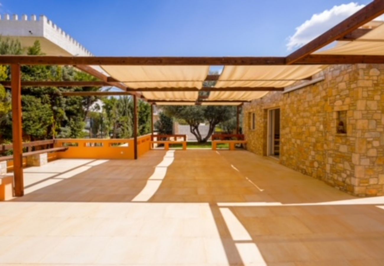 Villa à Anavyssos - Deluxe 5 bdrm Villa w/Pool next to the beach 