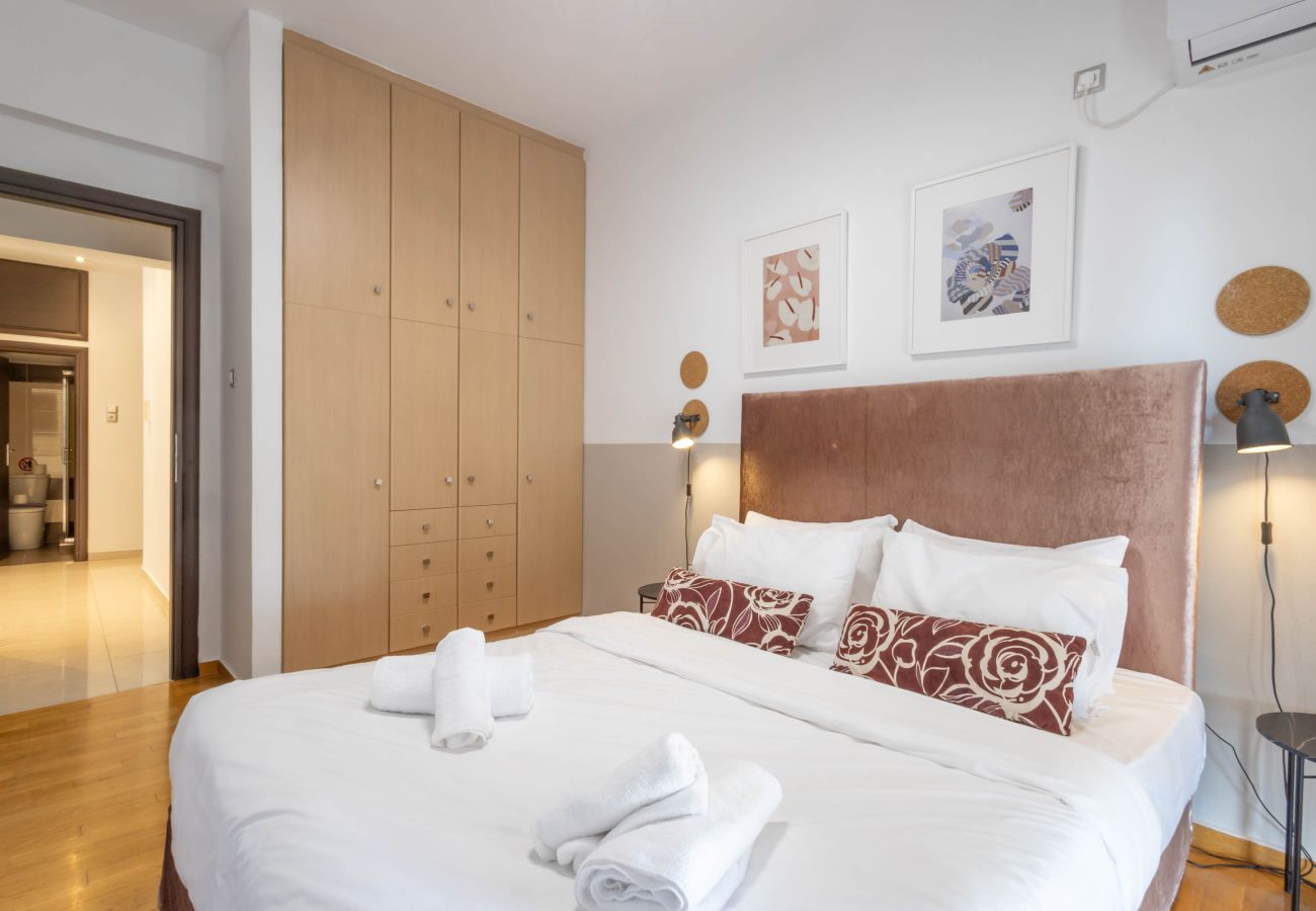 Appartement à Nea Smyrni - Brand New Luxury 2BR Apartment | Renovated June 2026