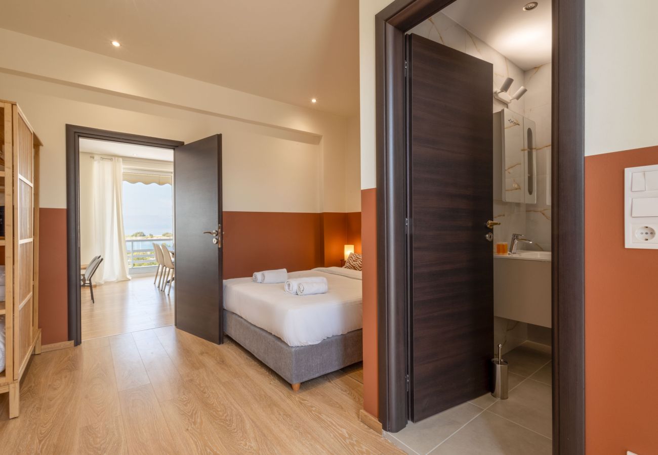Appartement à Glyfada - Luxurious 3-Bedroom Seaside Retreat | Fully Renovated in 2025
