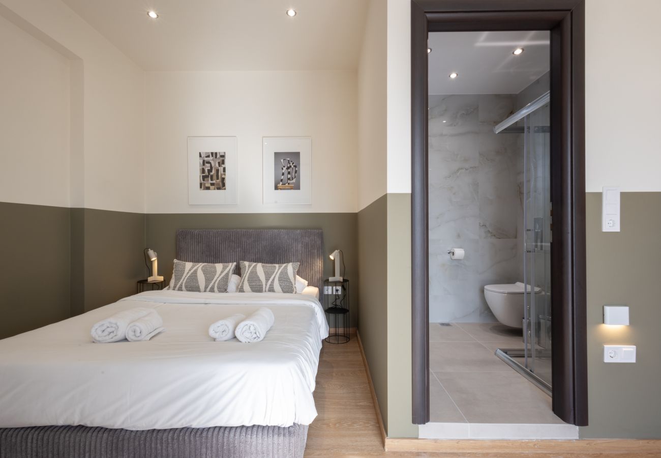 Appartement à Glyfada - Luxurious 3-Bedroom Seaside Retreat | Fully Renovated in 2025