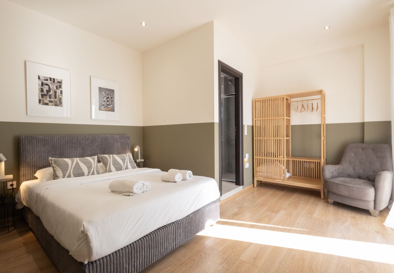 Appartement à Glyfada - Luxurious 3-Bedroom Seaside Retreat | Fully Renovated in 2025