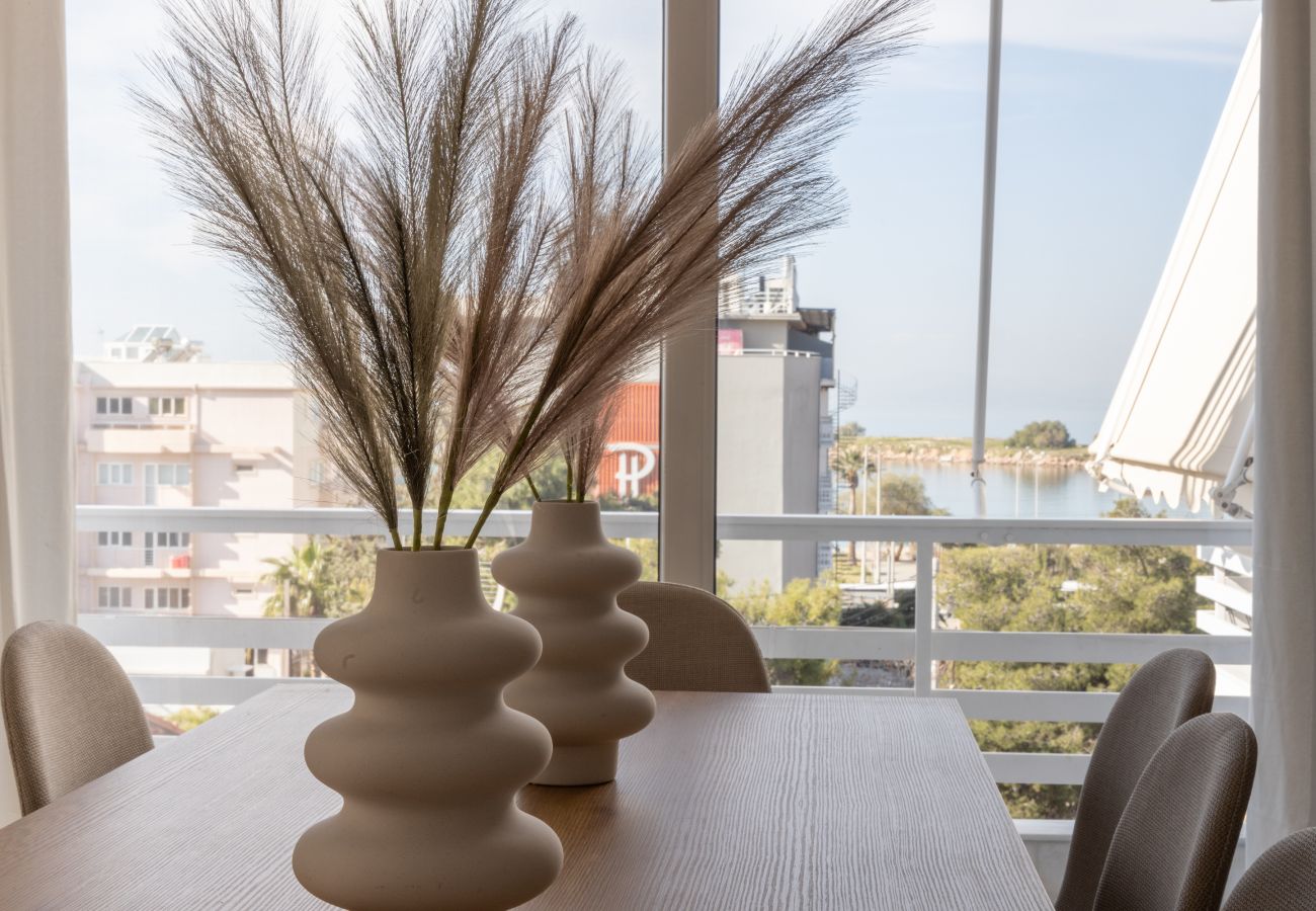 Appartement à Glyfada - Luxurious 3-Bedroom Seaside Retreat | Fully Renovated in 2025