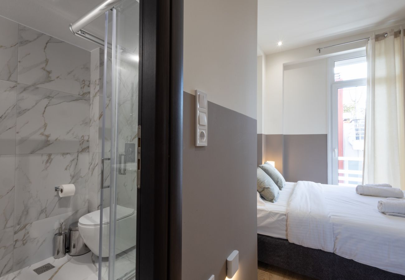 Appartement à Glyfada - Luxurious 3-Bedroom Seaside Retreat | Fully Renovated in 2025