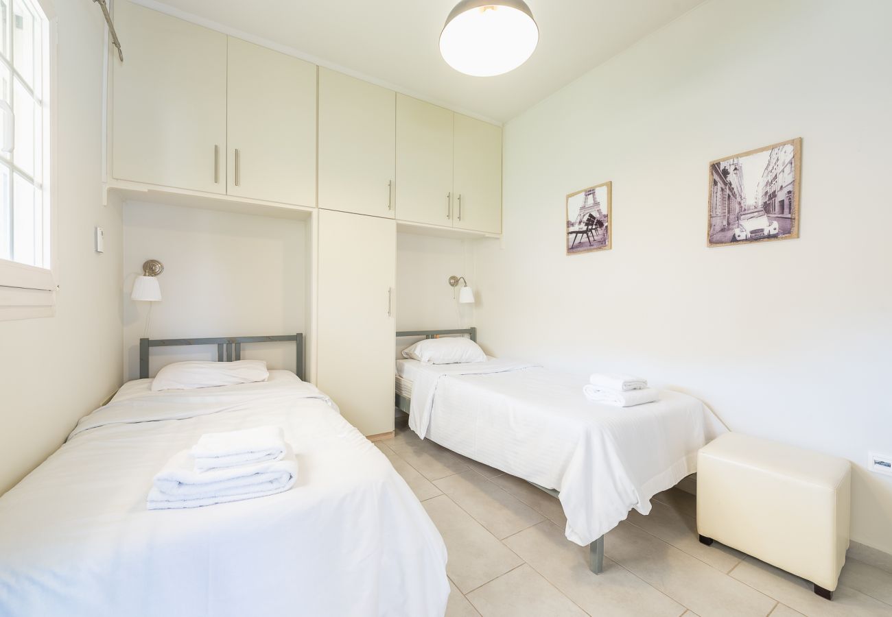 Maison à Voula - Luxury Home with Jacuzzi and Spectacular Sea Views for 8 Guests