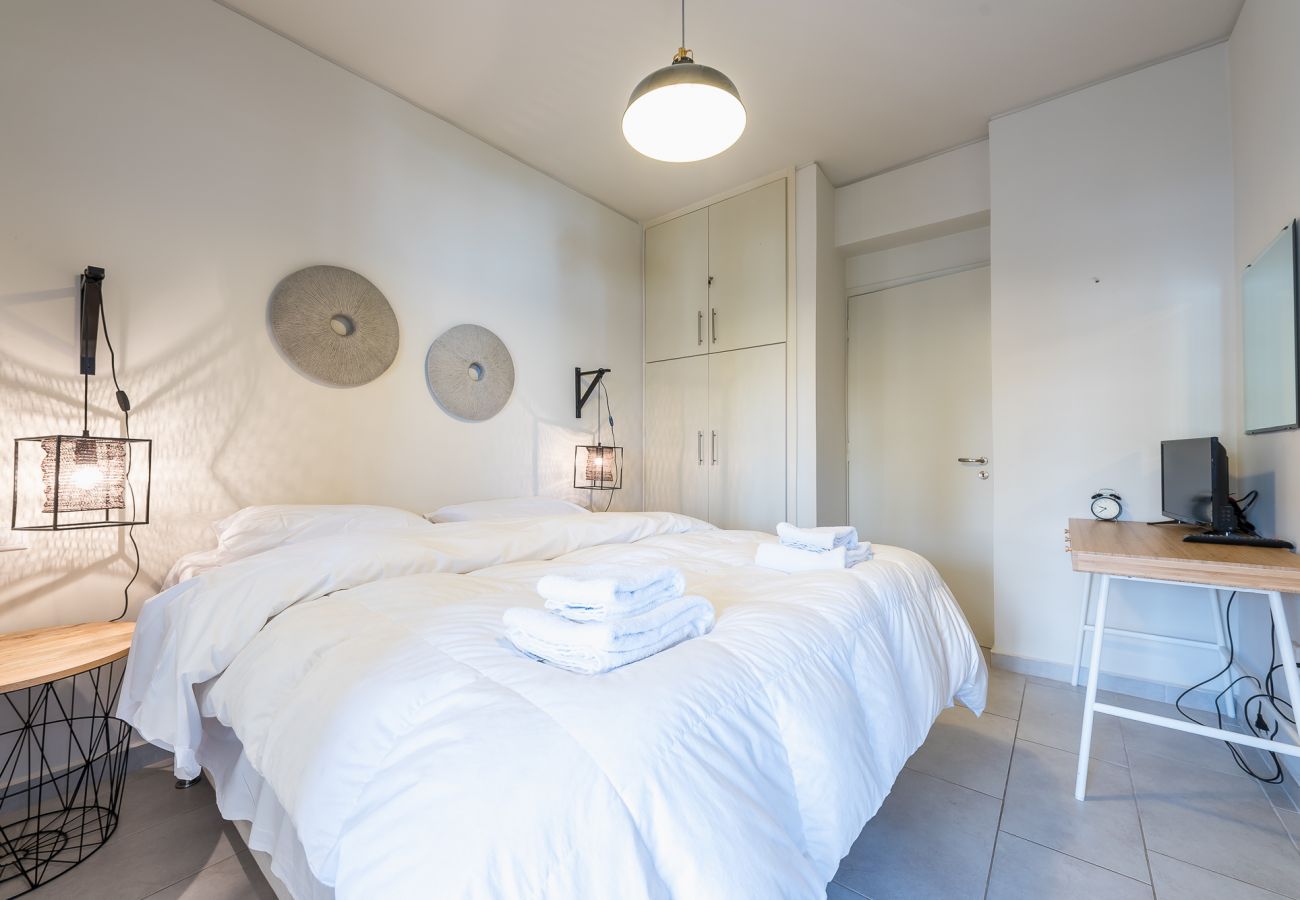 Maison à Voula - Luxury Home with Jacuzzi and Spectacular Sea Views for 8 Guests
