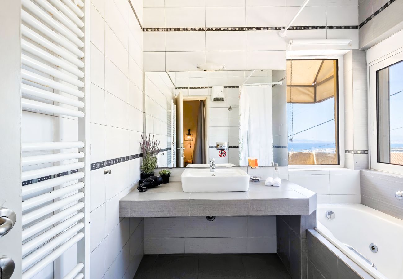 Maison à Voula - Voula Sea View Home with Jacuzzi | Newly Refreshed 2026