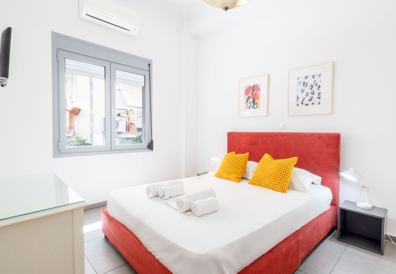 Maison à Athens - Renovated (2025) 4 Bdr House near Acropolis - New Beds, Terrace & Green Yard