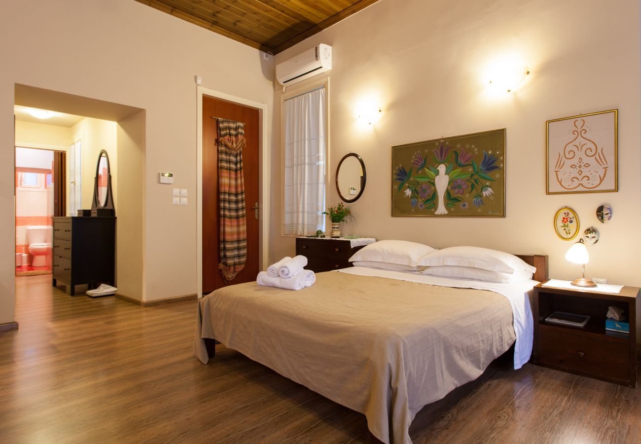 Appartement à Athens - Psyri Neoclassical House w/Yard 