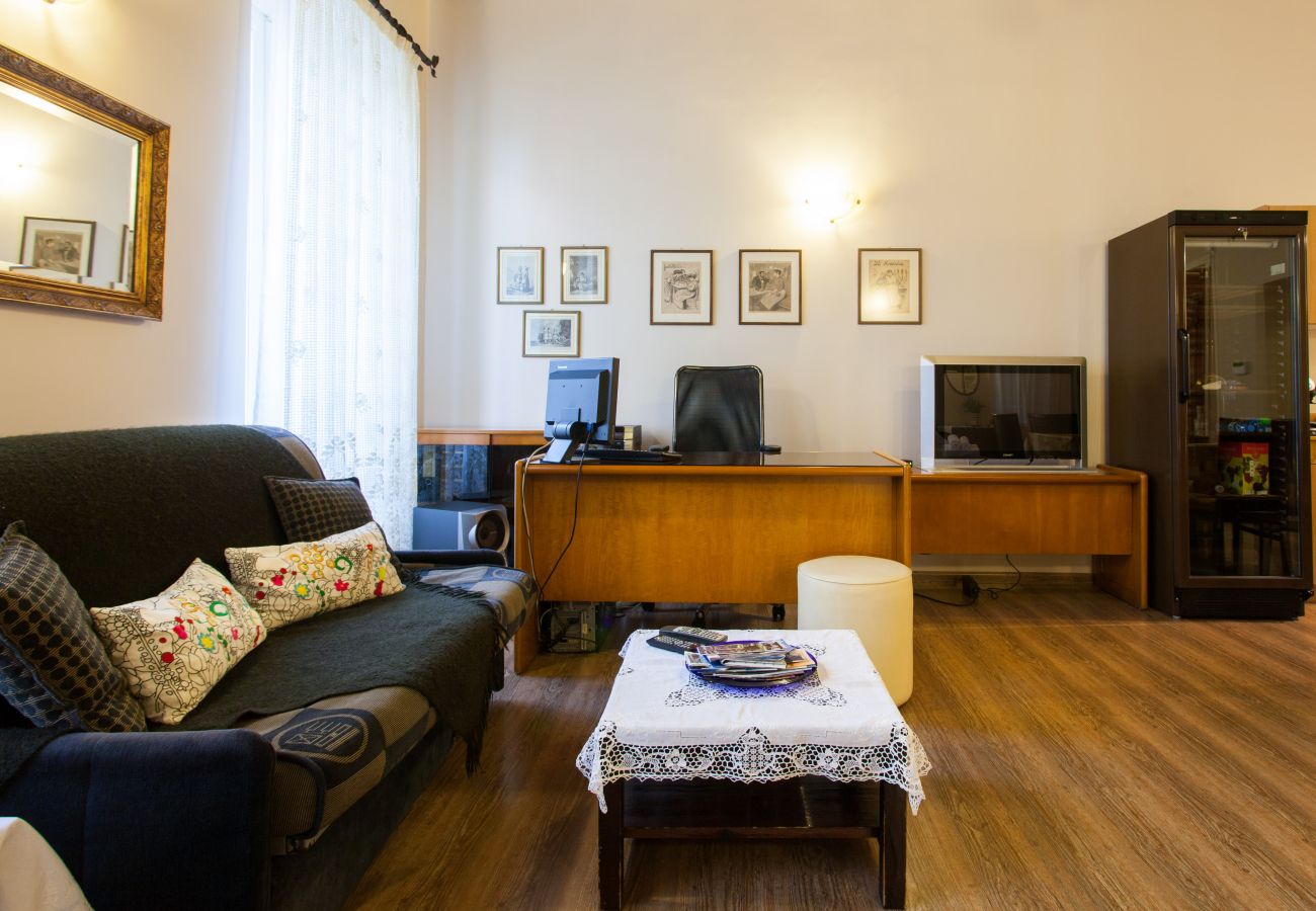 Appartement à Athens - Psyri Neoclassical House w/Yard 
