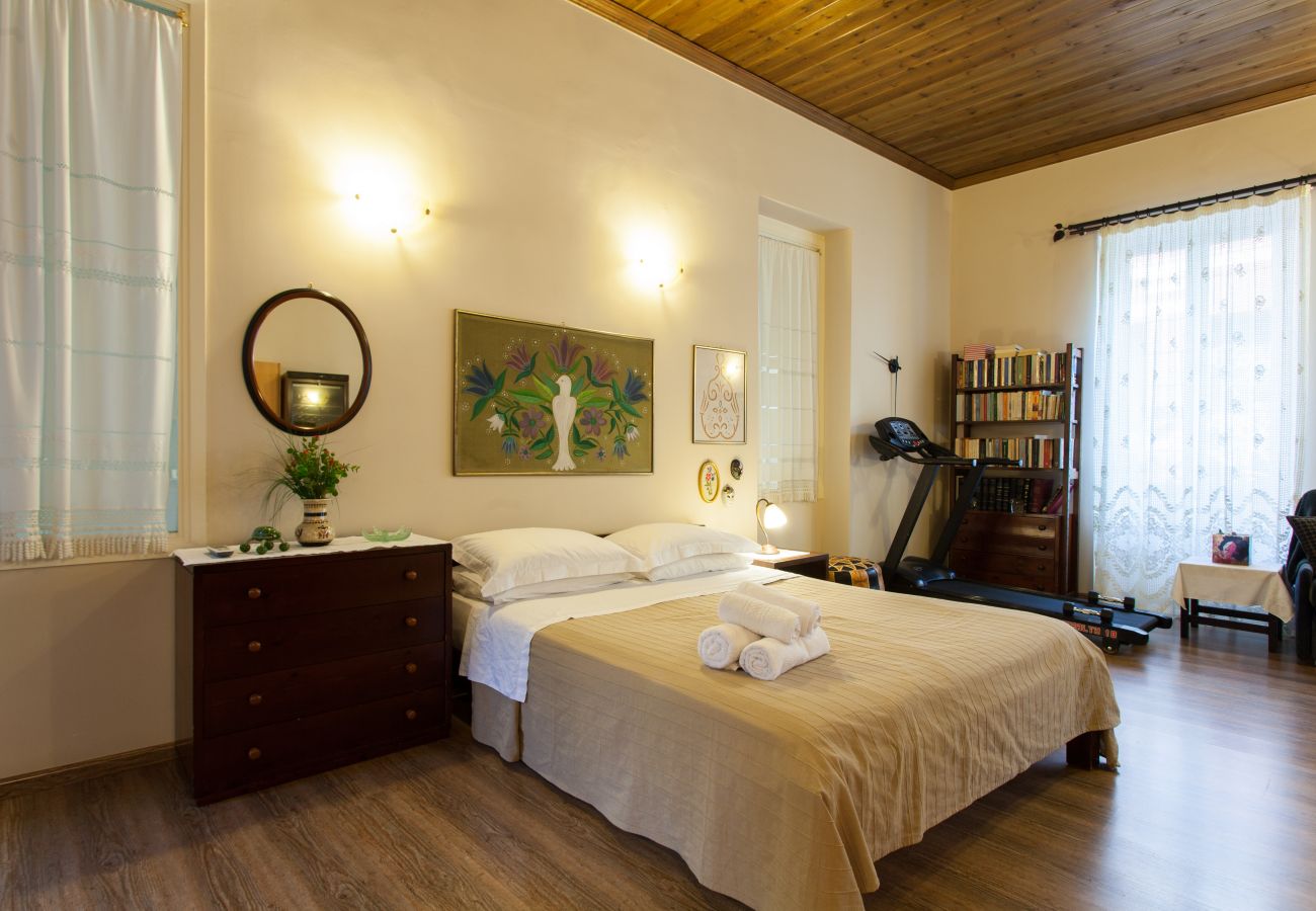 Appartement à Athens - Psyri Neoclassical House w/Yard 