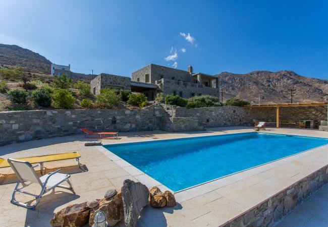 Villa à Ramos -  Spacious 6 bdrm Stone Villa with Pool