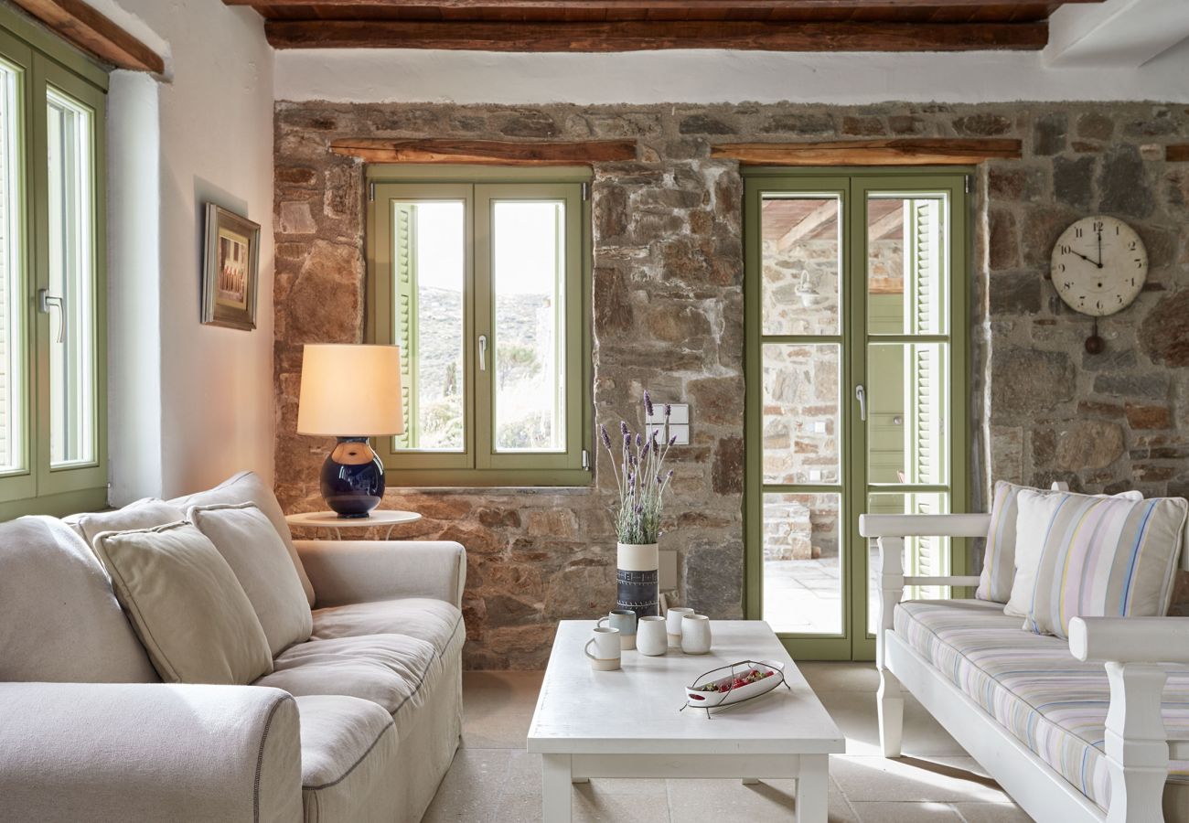 Villa à Ramos -  Spacious 6 bdrm Stone Villa with Pool