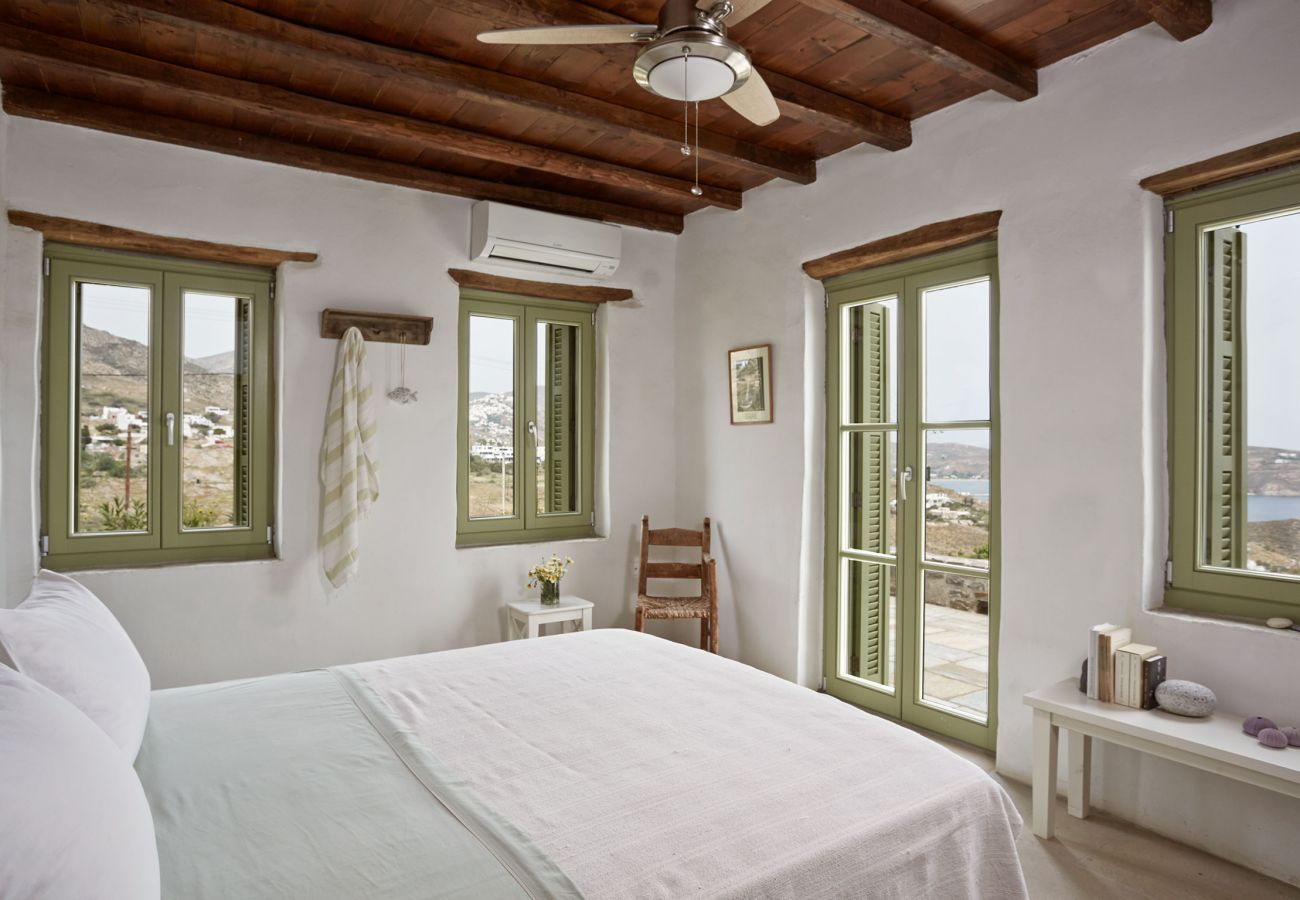 Villa à Ramos -  Spacious 6 bdrm Stone Villa with Pool