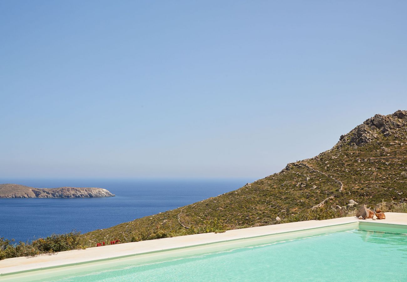 Villa à Ramos -  Spacious 6 bdrm Stone Villa with Pool