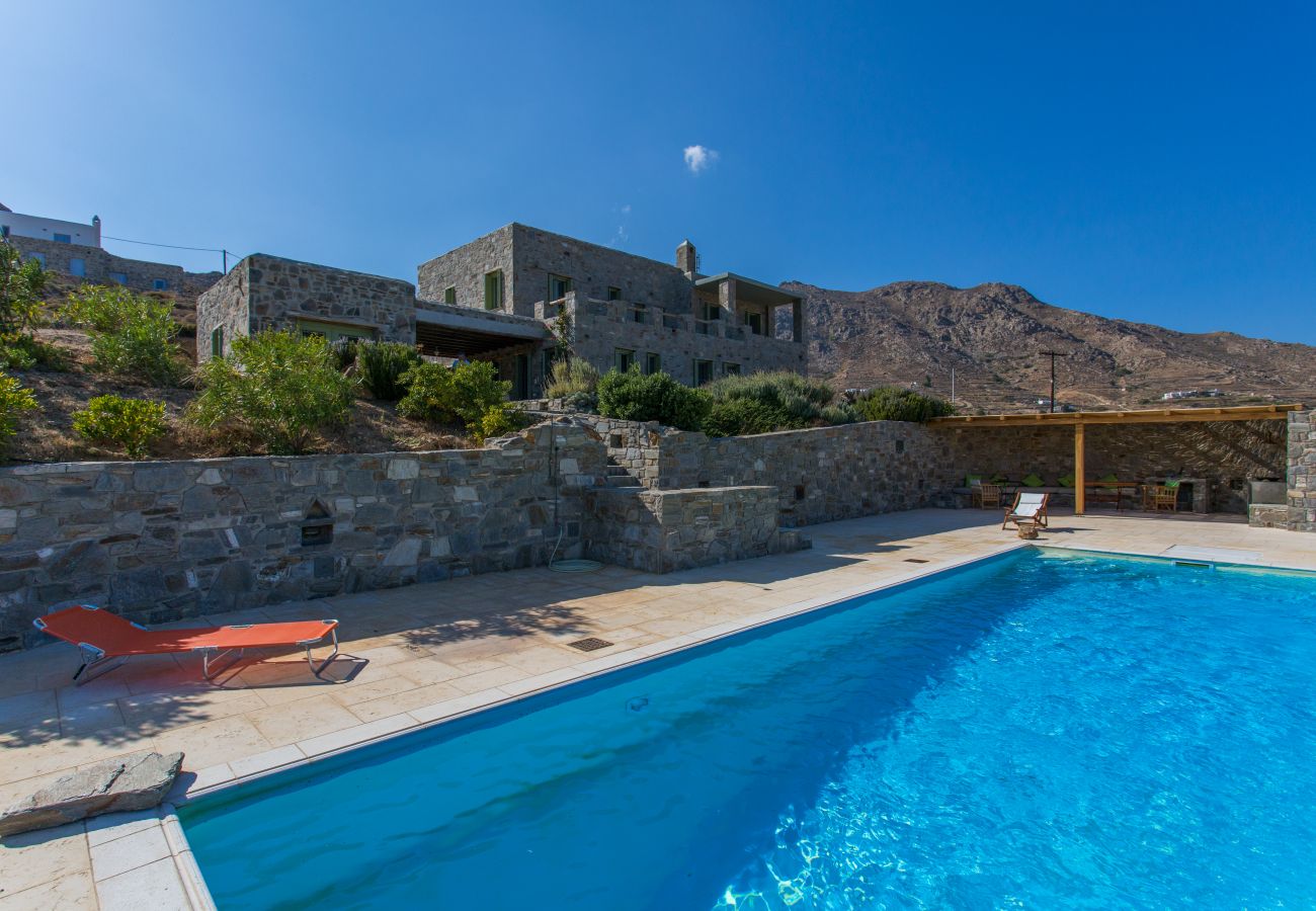 Villa à Ramos -  Spacious 6 bdrm Stone Villa with Pool