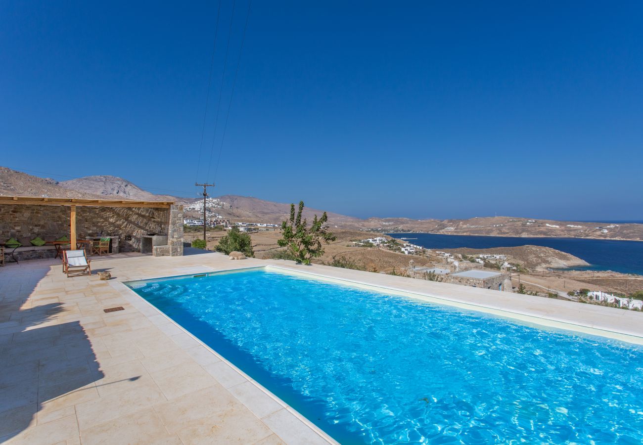 Villa à Ramos -  Spacious 6 bdrm Stone Villa with Pool