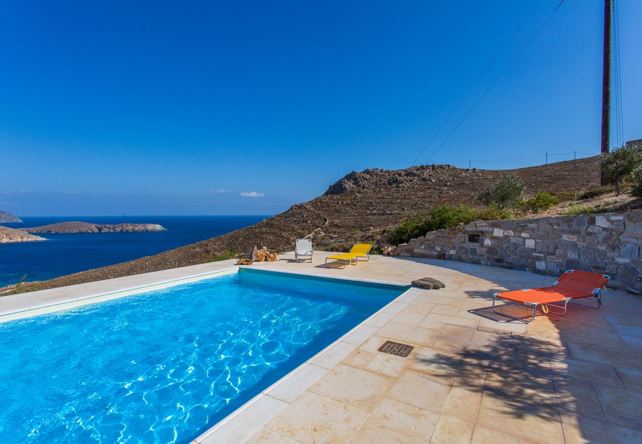 Villa à Ramos -  Spacious 6 bdrm Stone Villa with Pool