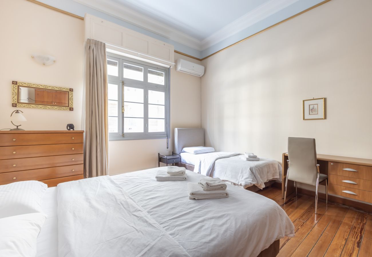 Appartement à Athens - Ideal 4 bdr Apartment in Plaka for 10!