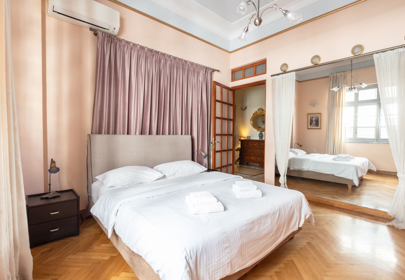 Appartement à Athens - Ideal 4 bdr Apartment in Plaka for 10!