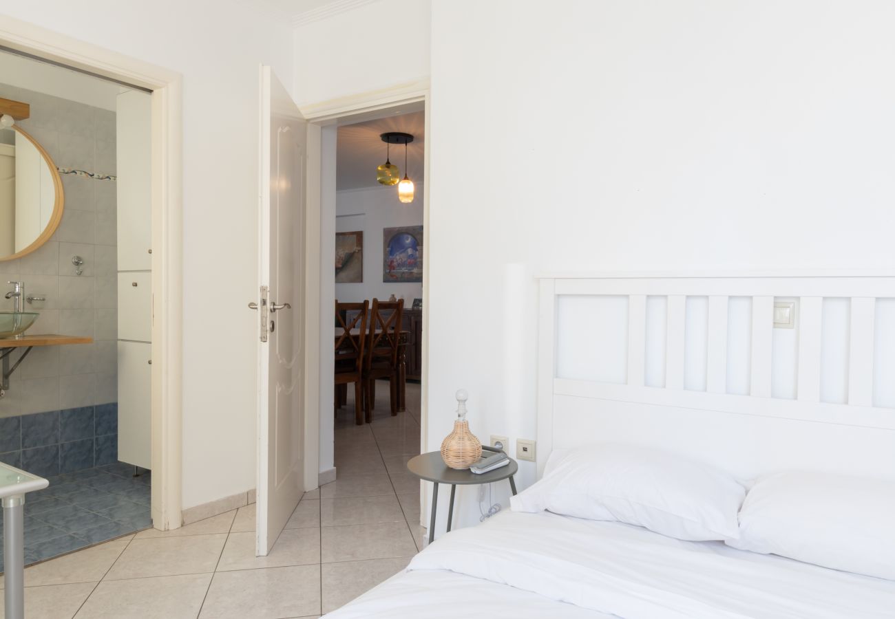 Appartement à Alimos - Luxury and Spacious apt for 8 guests | New features April 2025