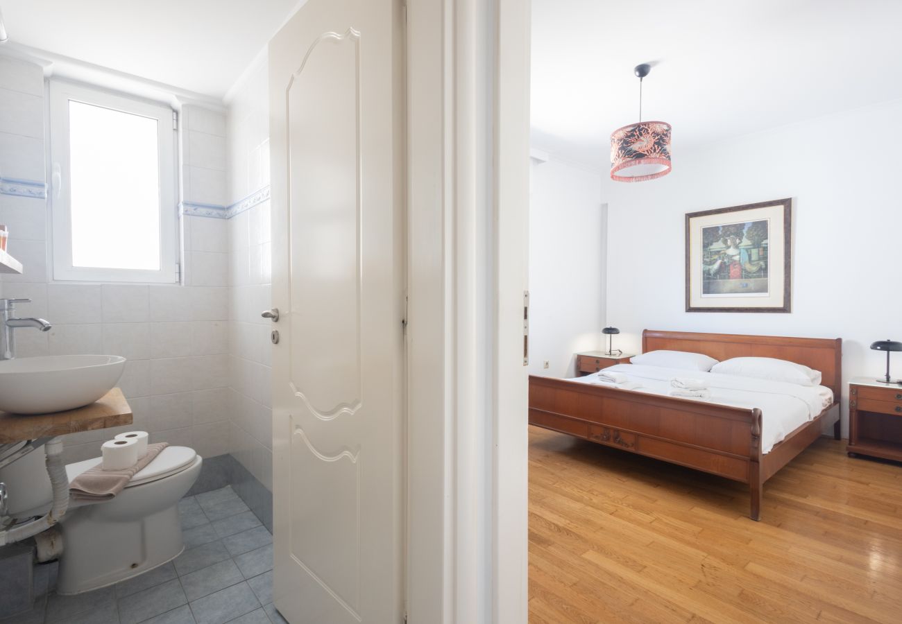 Appartement à Alimos - Luxury and Spacious apt for 8 guests | New features April 2025