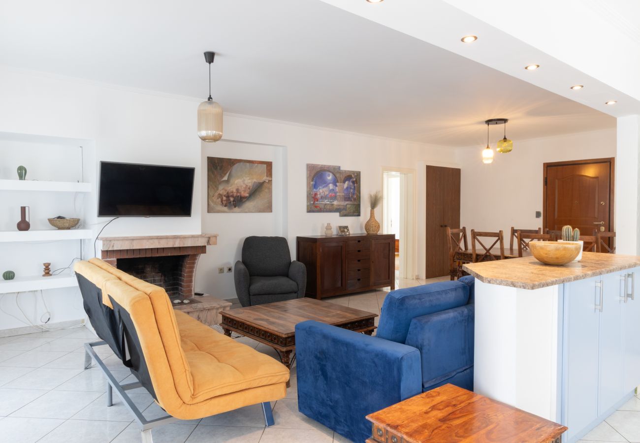 Appartement à Alimos - Luxury and Spacious apt for 8 guests | New features April 2025