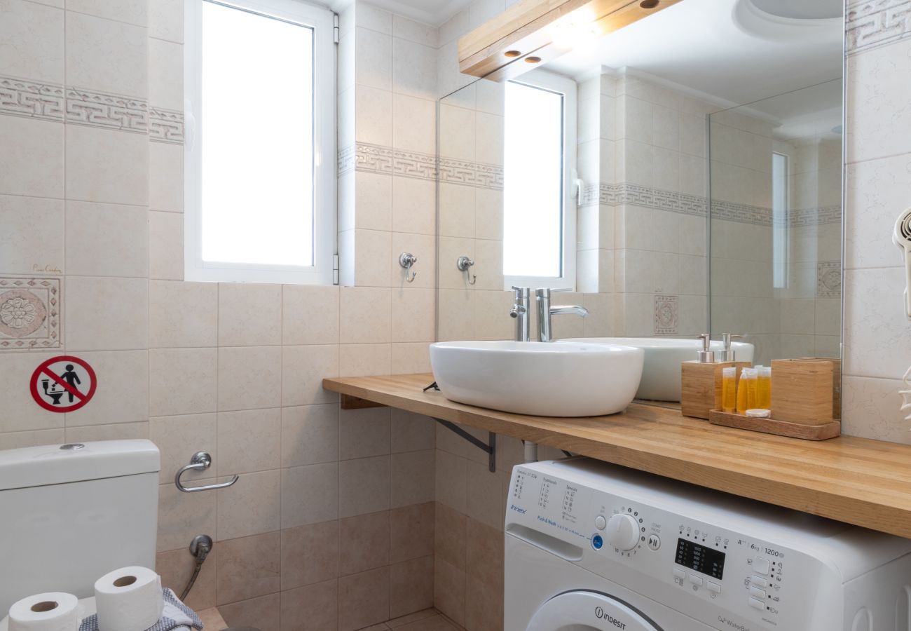 Appartement à Alimos - Luxury and Spacious apt for 8 guests | New features April 2025