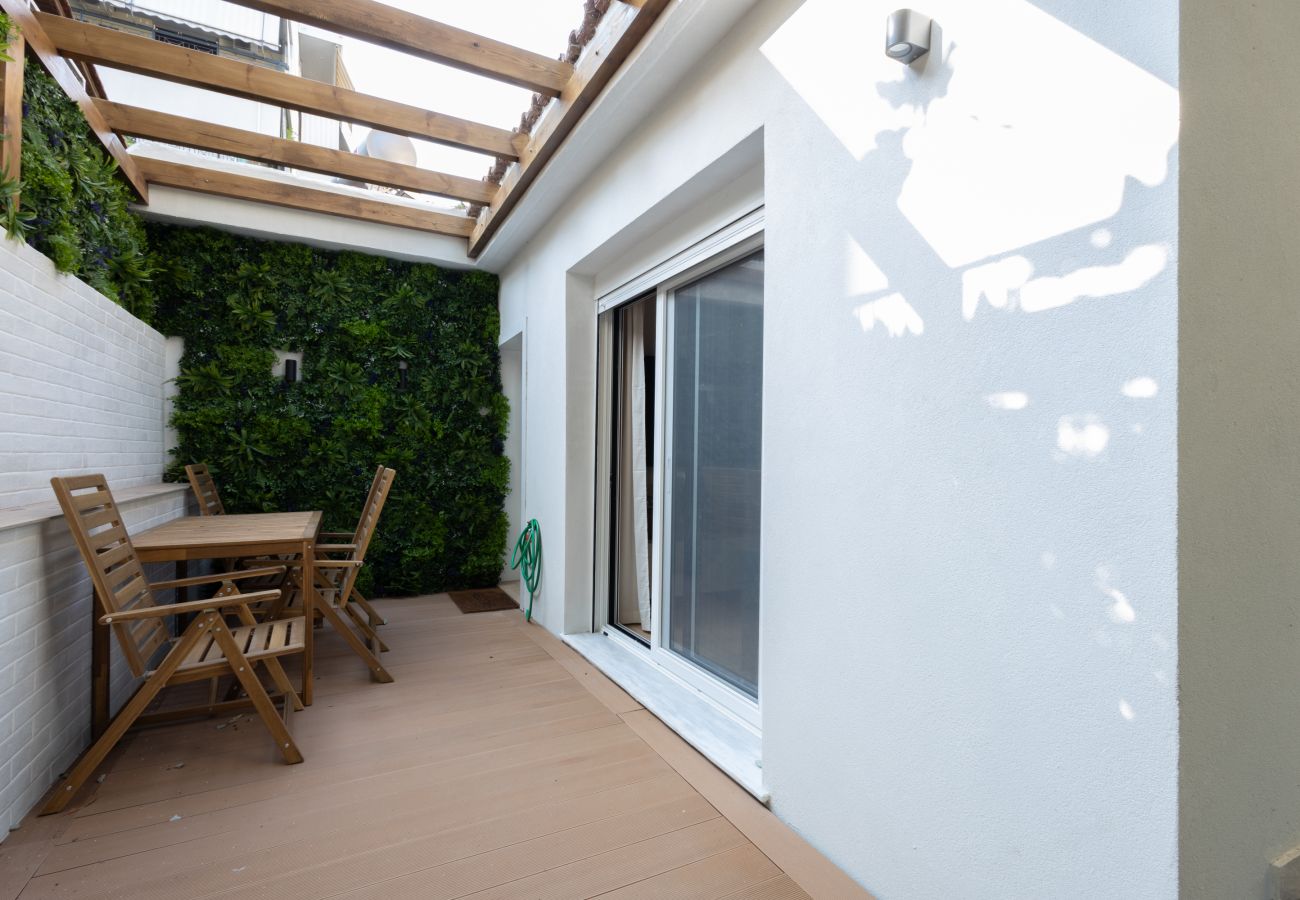 Maison à Agia Paraskevi - The Secret Garden Stay