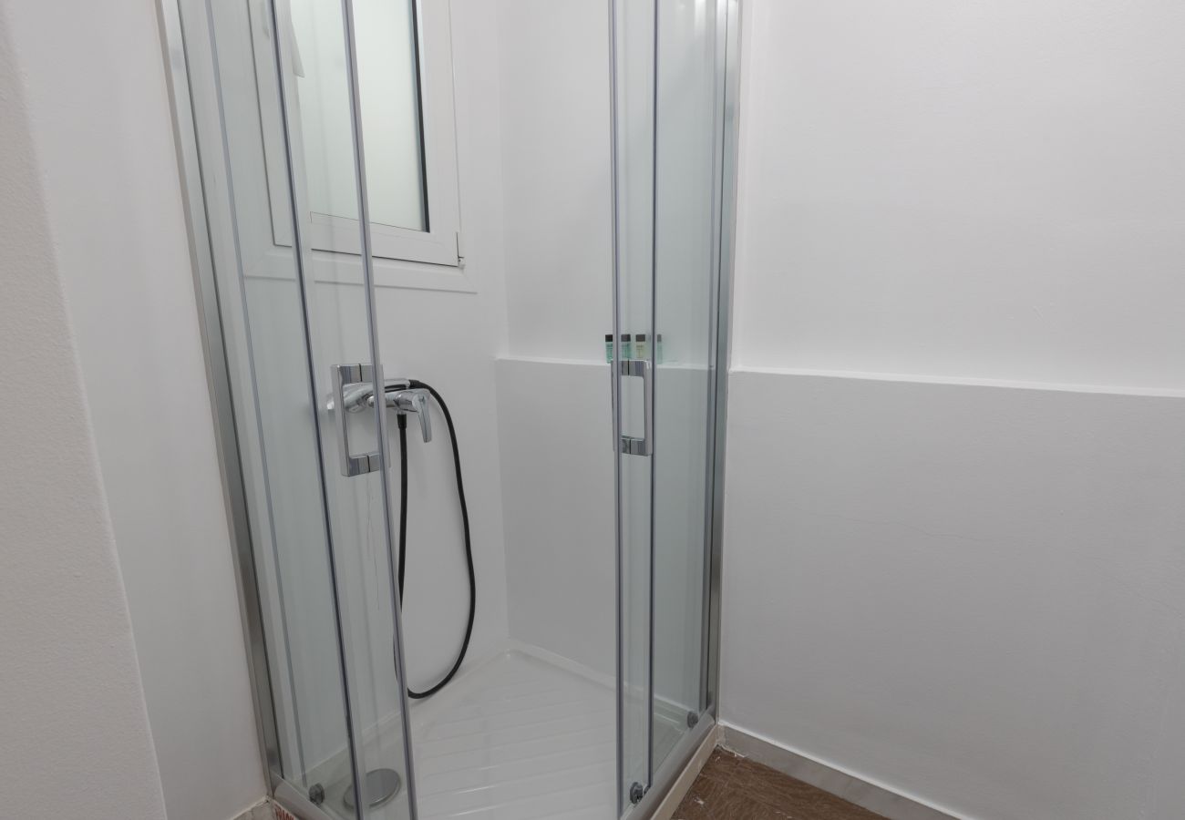 Appartement à Athens - Massive 2-Apartment Combo | Unbeatable Acropolis Views | Sleeps 9