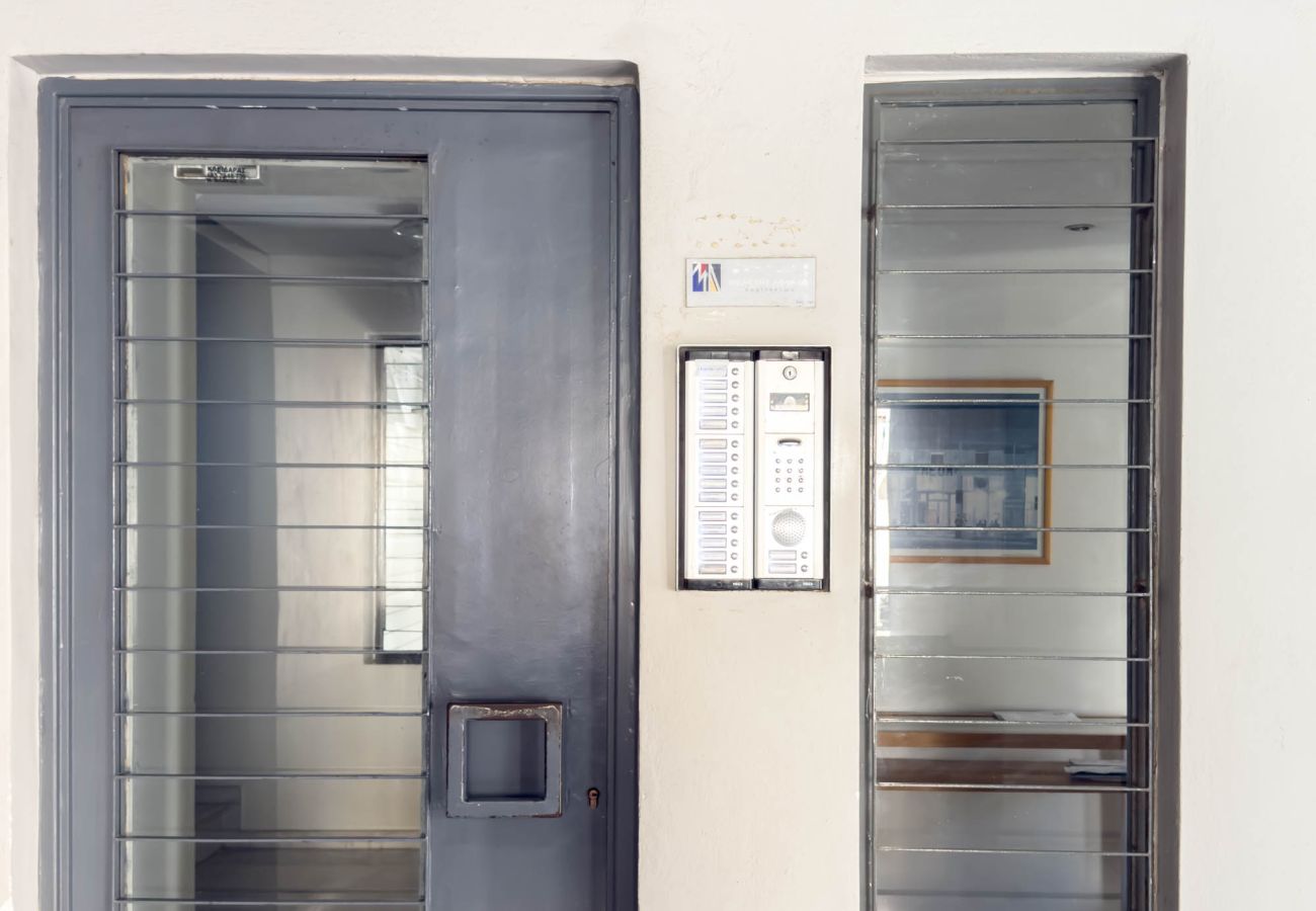 Appartement à Athens - Acropolis Sky Retreat | Jacuzzi & 3BR Maisonette