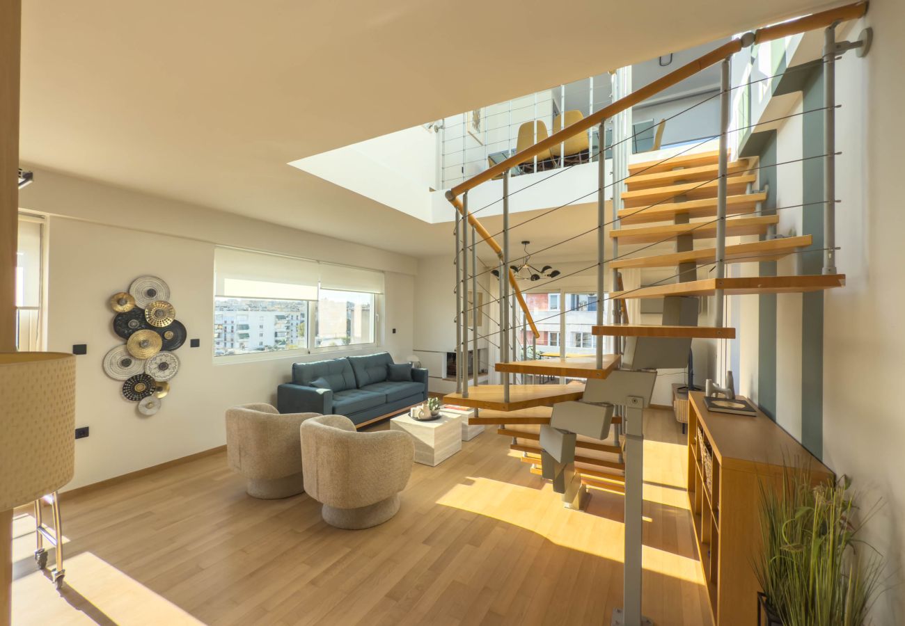 Appartement à Athens - Acropolis Sky Retreat | Jacuzzi & 3BR Maisonette