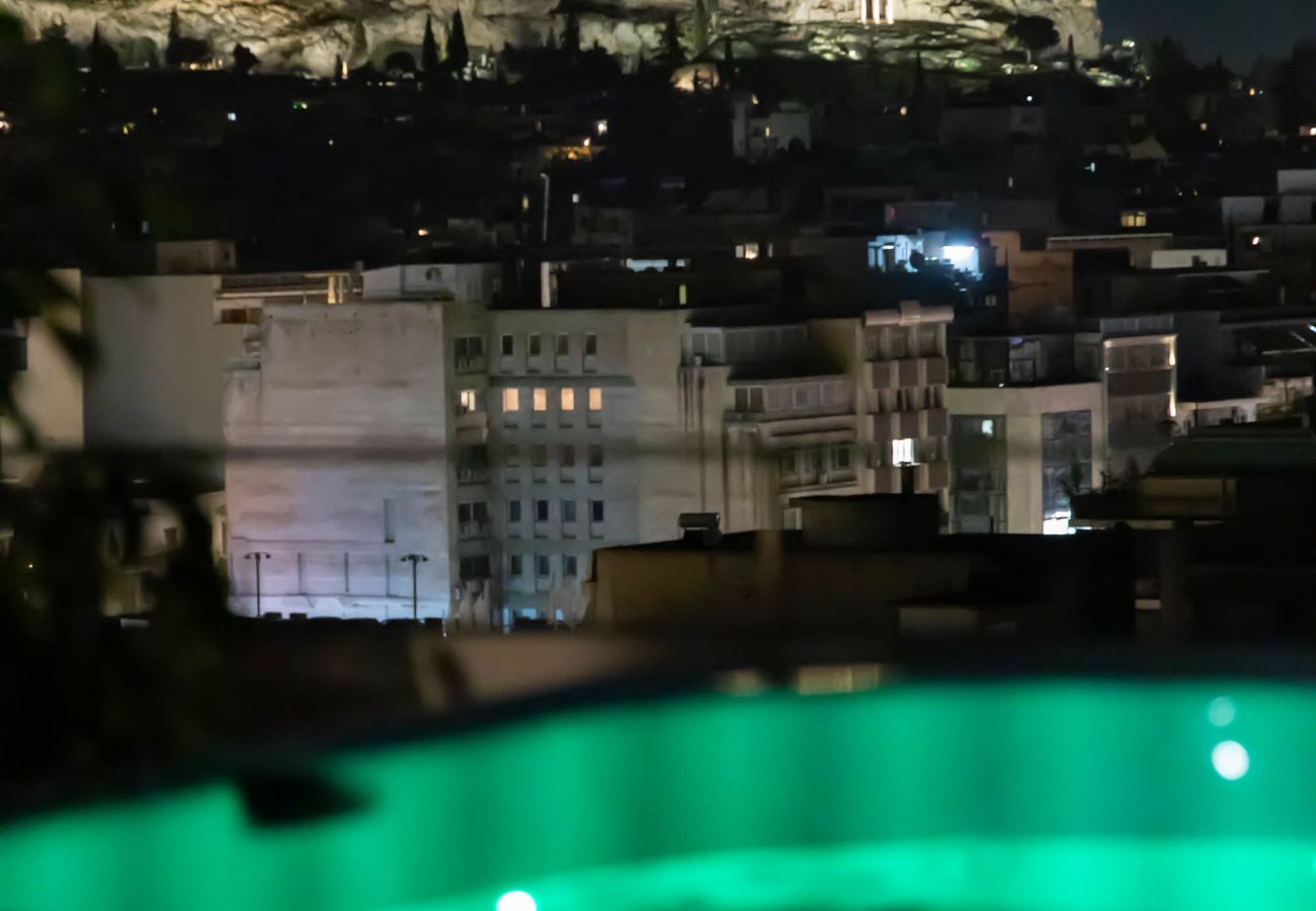 Appartement à Athens - Acropolis Sky Retreat | Jacuzzi & 3BR Maisonette