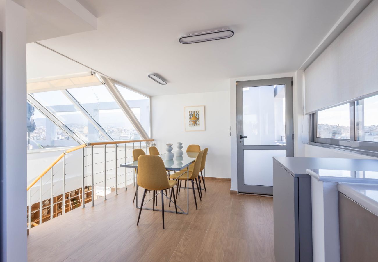 Appartement à Athens - Acropolis Sky Retreat | Jacuzzi & 3BR Maisonette