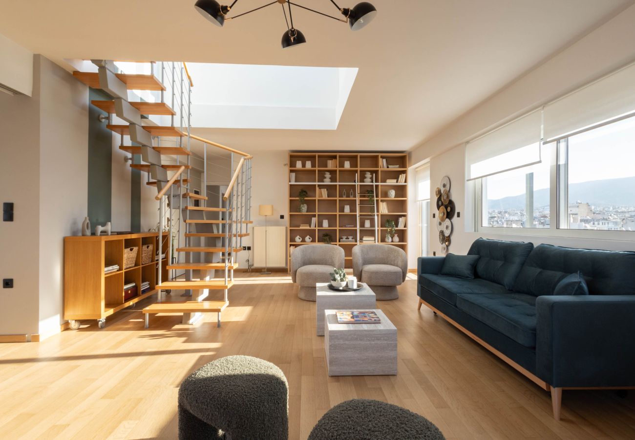 Appartement à Athens - Acropolis Sky Retreat | Jacuzzi & 3BR Maisonette