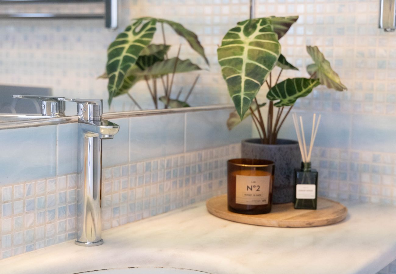 Appartement à Athens - Acropolis Sky Retreat | Jacuzzi & 3BR Maisonette