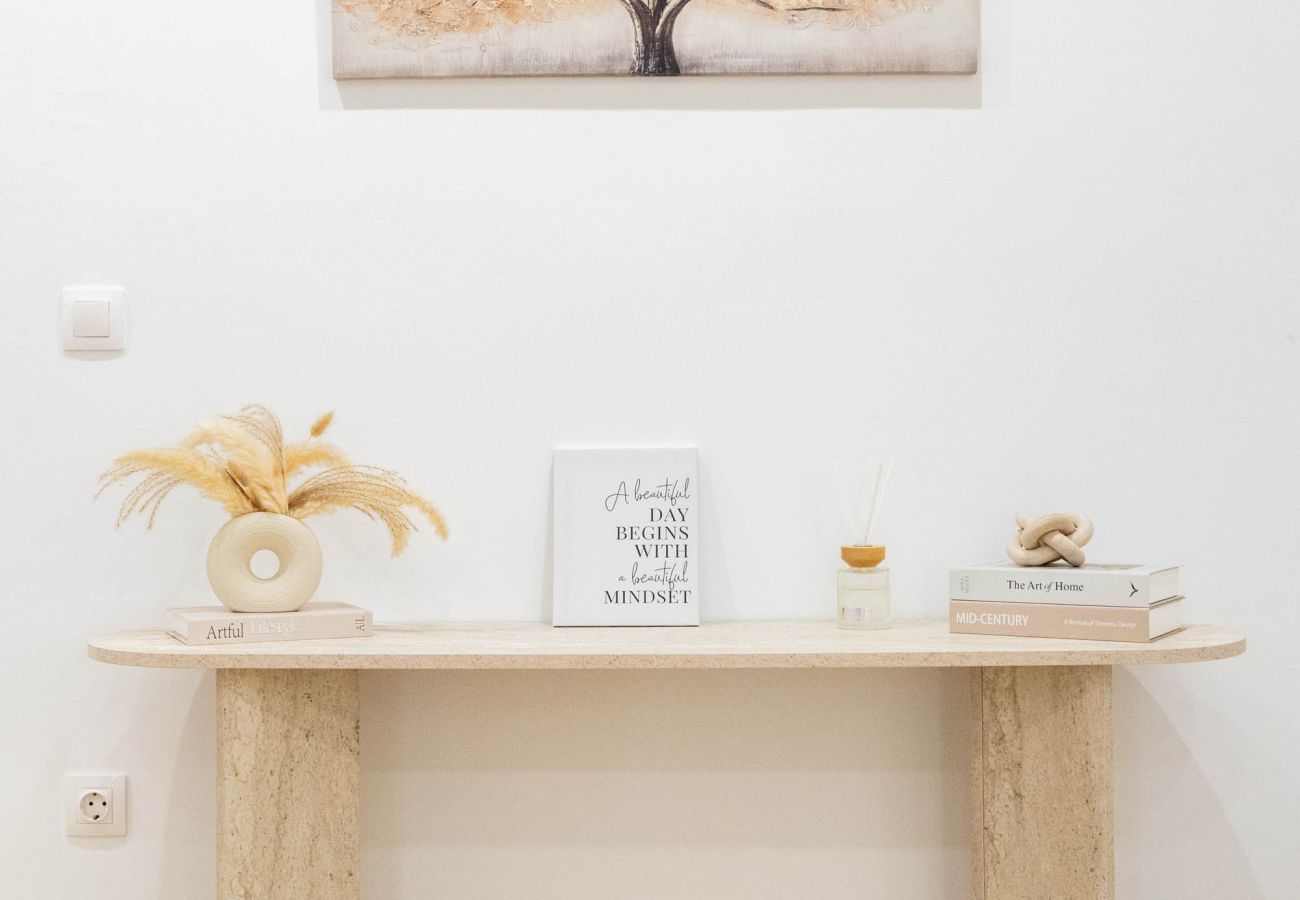 Appartement à Kallithea - Sunlit Charm | Modern 2BR Apartment with High-Speed WiFi