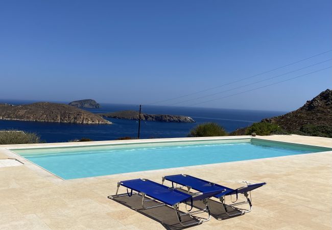 Villa/Dettached house in Ramos - An Amazing Stone Villa-B in Serifos w/Shared Pool