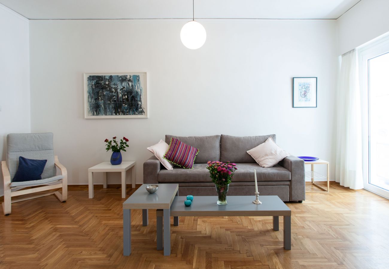 Apartment in Athens - 2 bdrm apt for up to 6 guests next to Acropolis museum 