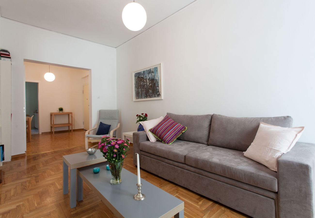 Apartment in Athens - 2 bdrm apt for up to 6 guests next to Acropolis museum 