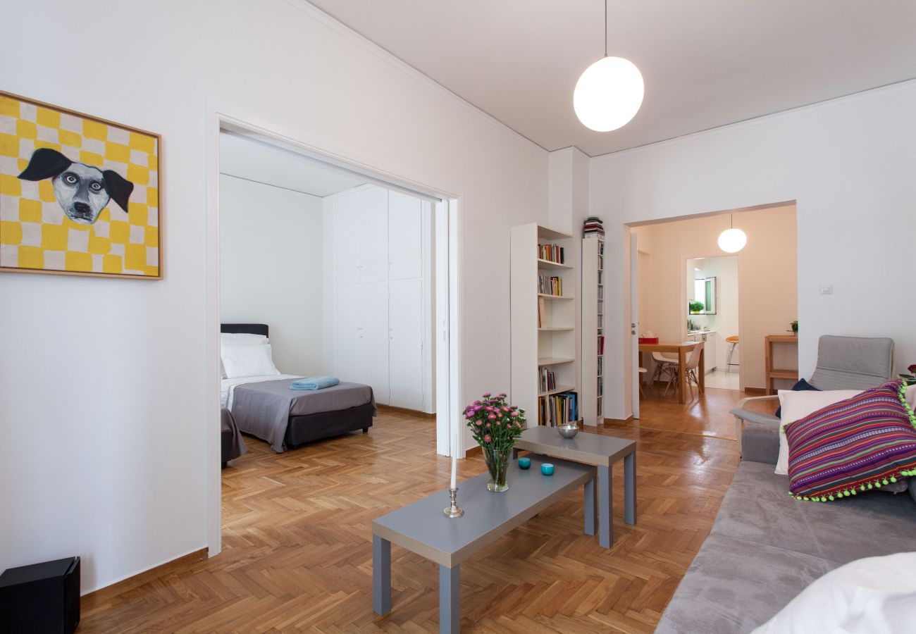 Apartment in Athens - 2 bdrm apt for up to 6 guests next to Acropolis museum 
