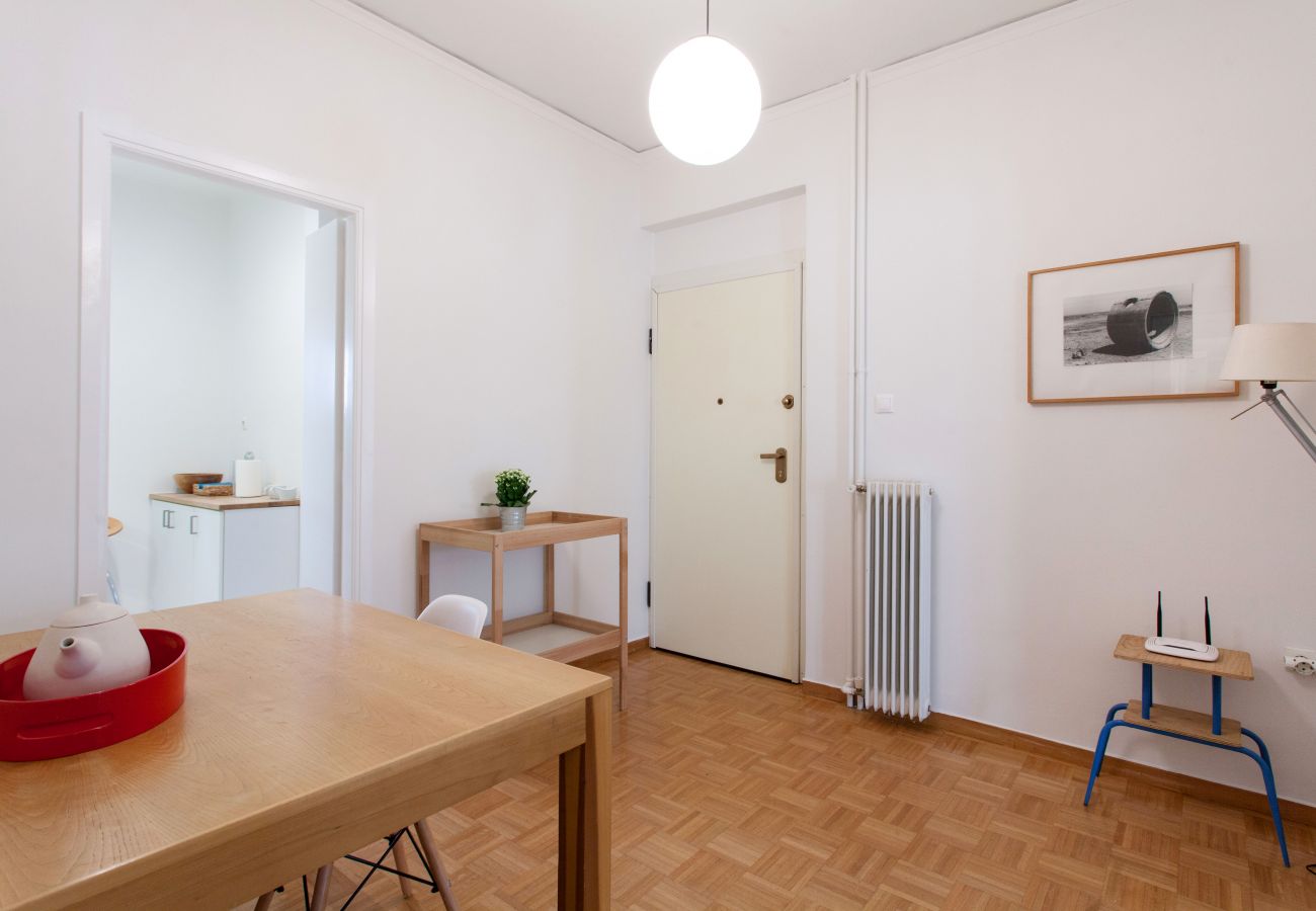 Apartment in Athens - 2 bdrm apt for up to 6 guests next to Acropolis museum 
