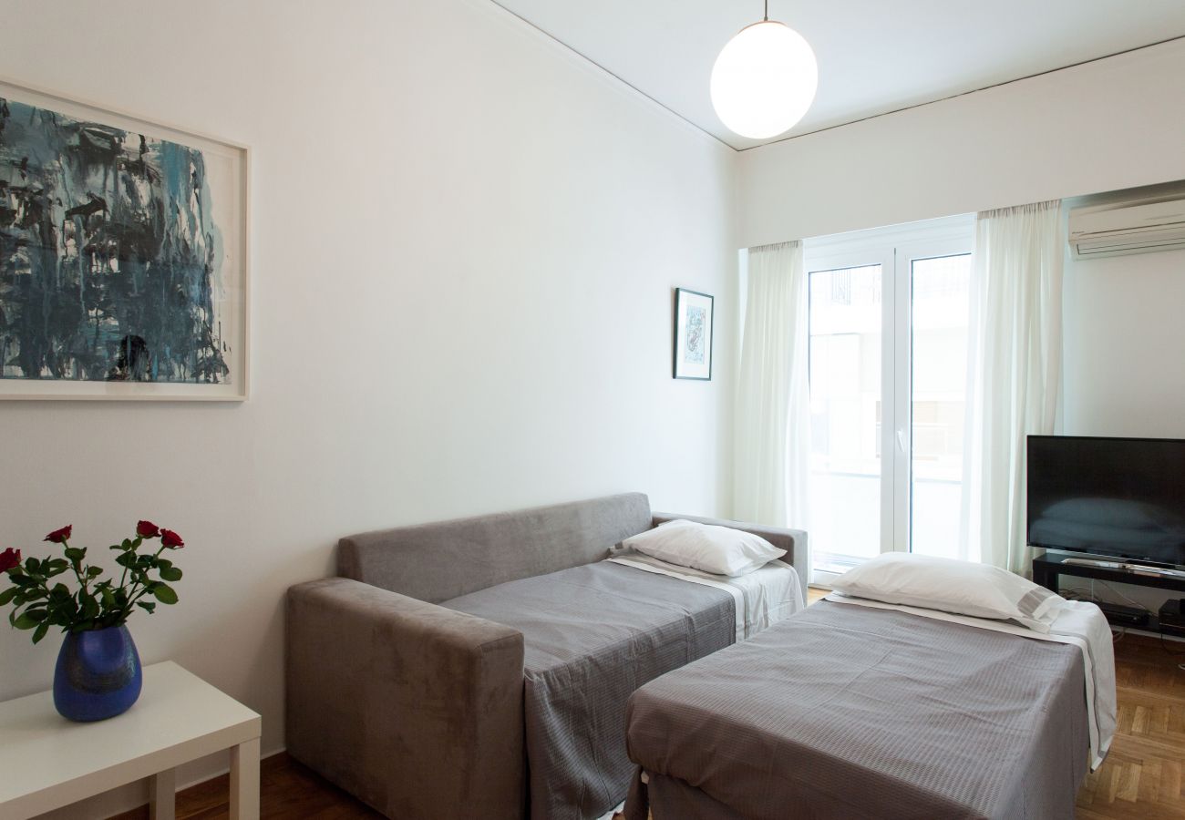 Apartment in Athens - 2 bdrm apt for up to 6 guests next to Acropolis museum 