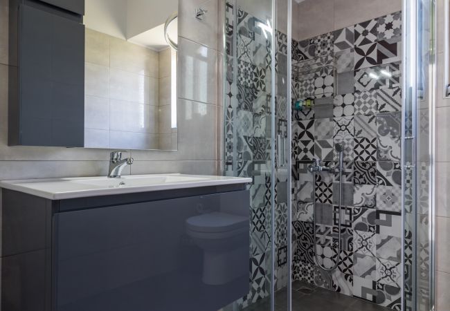 Apartment in Alimos - Amazing 2 bdrm Sea View Holiday Apt  Apartment in Alimos - Amazing 2 bdrm Sea View Holiday Apt