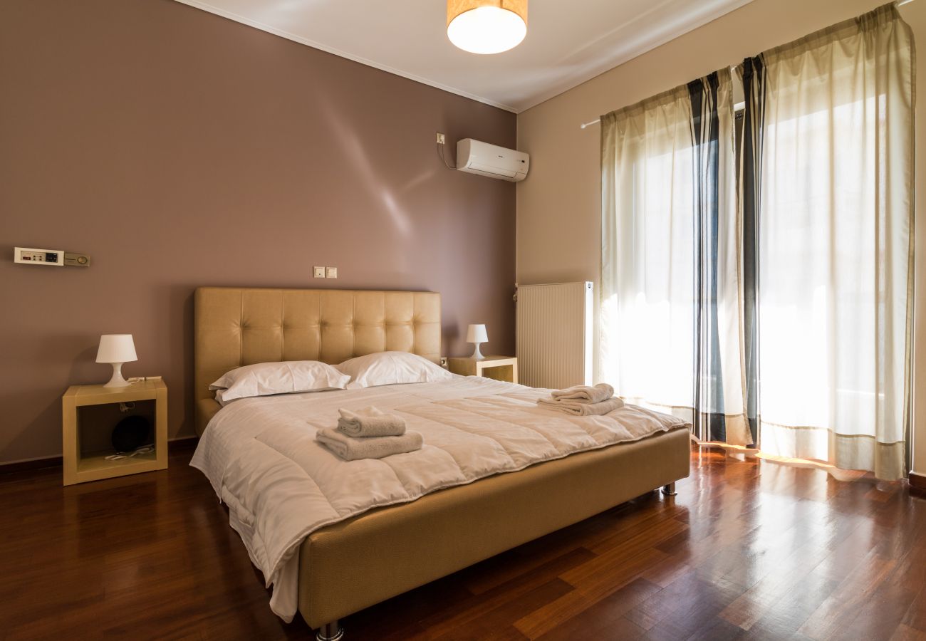 Apartment in Alimos - Amazing 2 bdrm Sea View Holiday Apt 