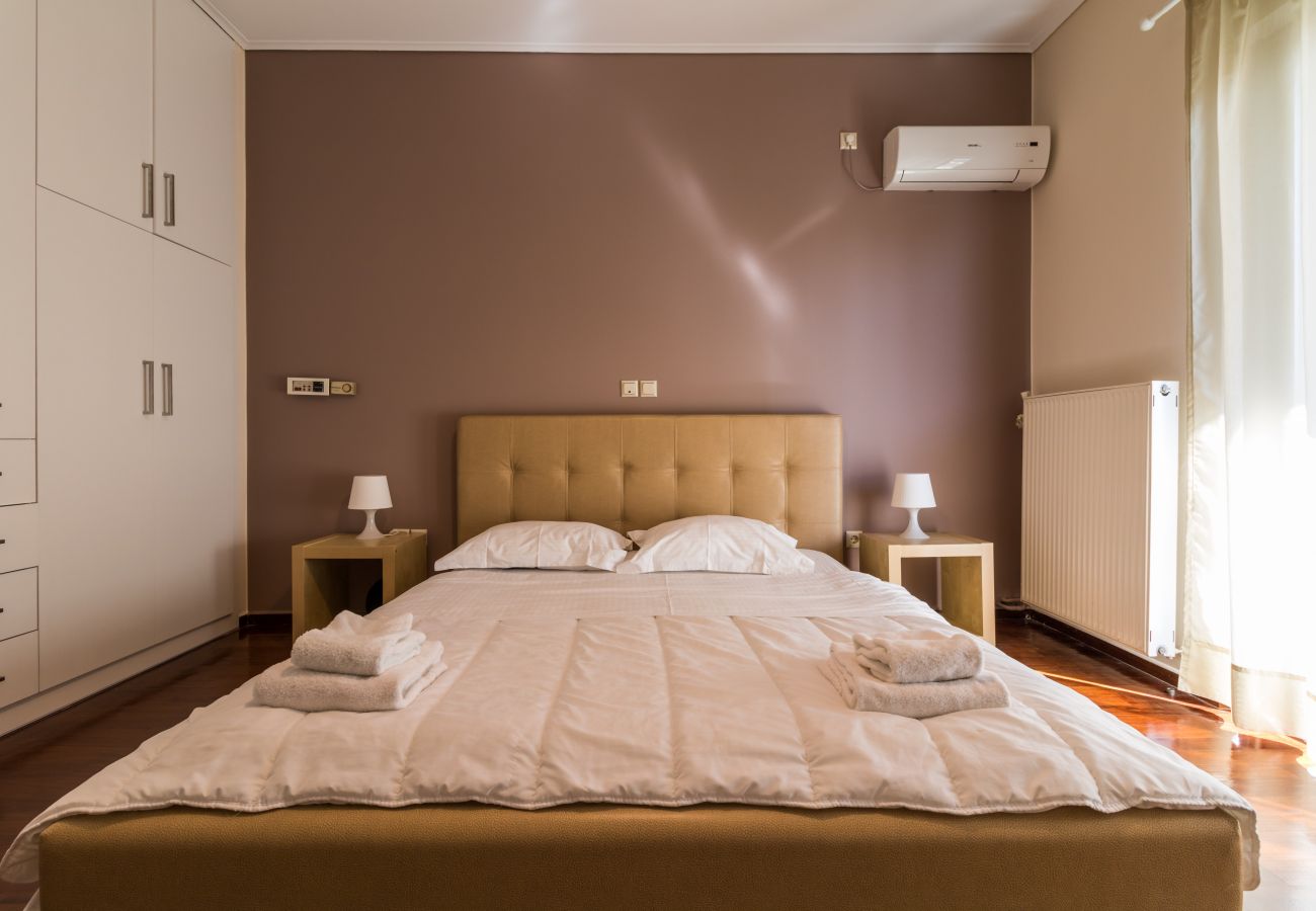 Apartment in Alimos - Amazing 2 bdrm Sea View Holiday Apt 