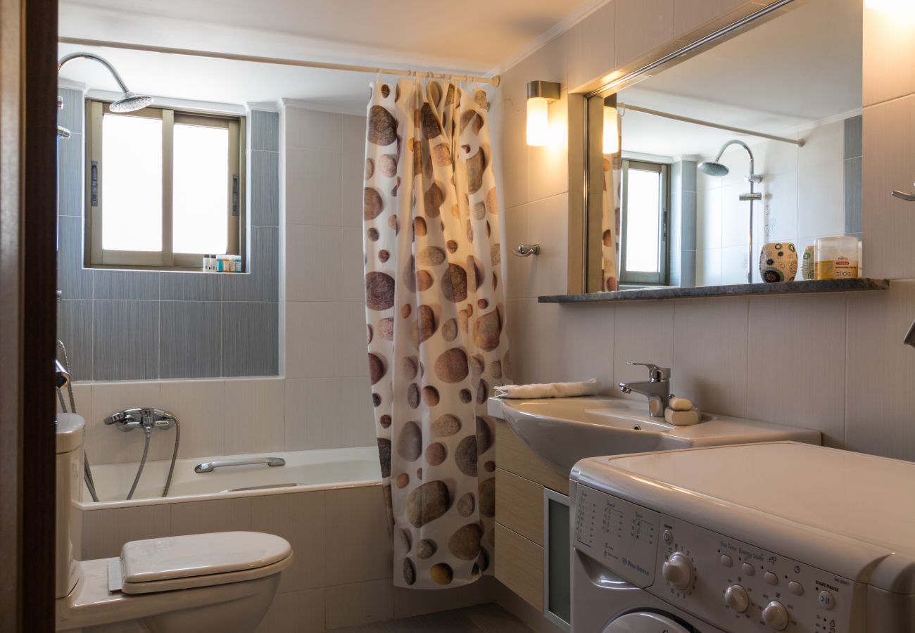Apartment in Alimos - Amazing 2 bdrm Sea View Holiday Apt 