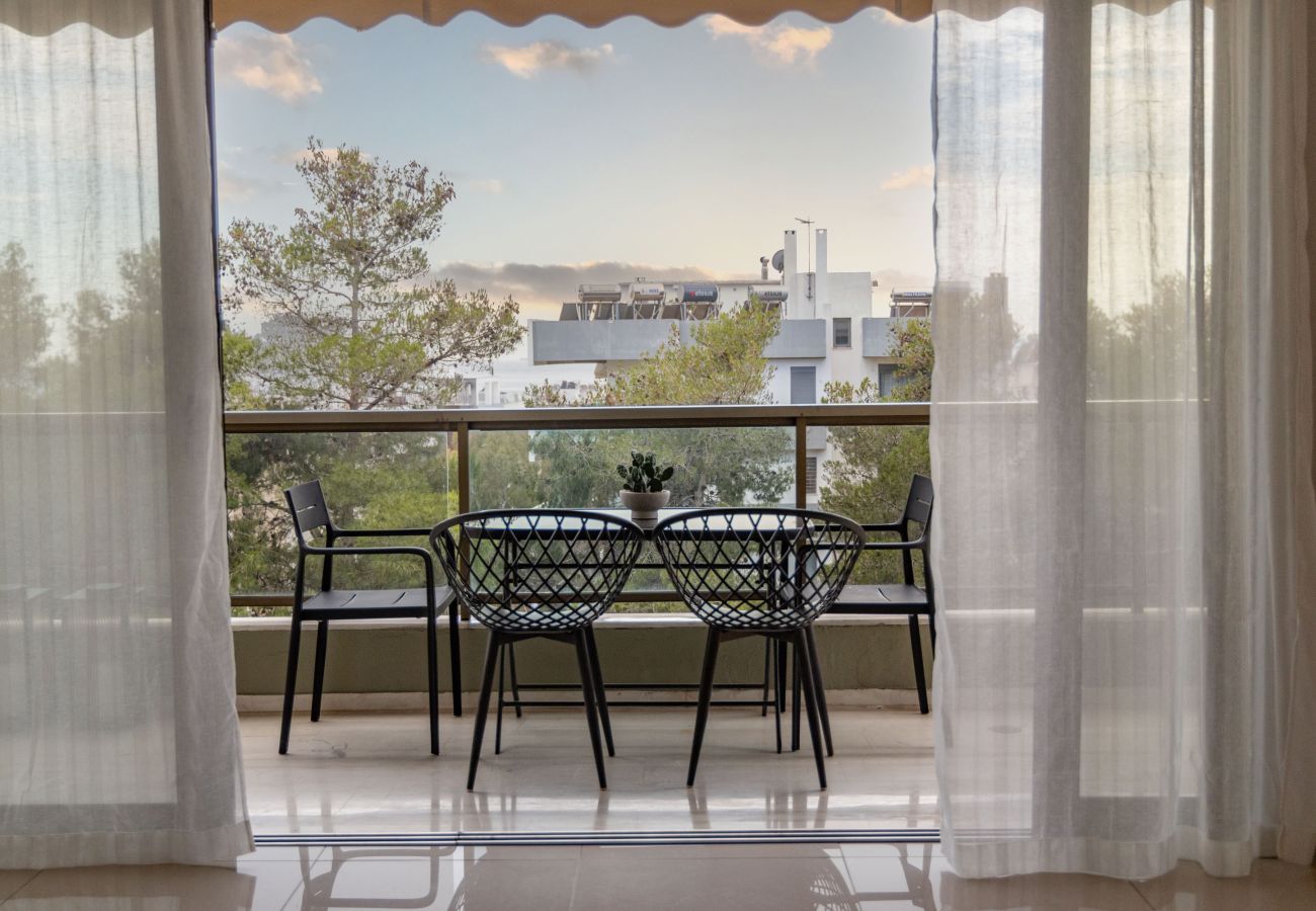 Apartment in Alimos - Amazing 2 bdrm Sea View Holiday Apt - Renovate 2026